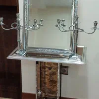 آیینه وشمعدان به همراه میز