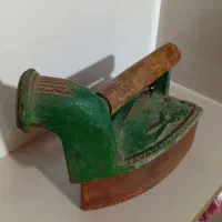 اتو زغالی قدیمی،سالم کلکسیونی|کلکسیون اشیاء عتیقه|شهرضا, |دیوار