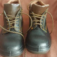 لباس وکفش کار