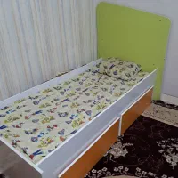تخت کودک با تشک|تخت و صندلی بچه|شیراز, میانرود|دیوار