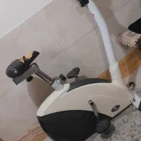 دوچرخه ثابت کار کرده حرفه ای