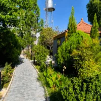 ویلایی-205-متر-395-متر-بنا-6خواب-بر-خیابان-حدیث