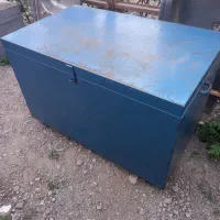 صندوق بزرگ فلزی به ابعاد ۱۰۰ در ۶۰ قد ۶۰ تمیز سالم