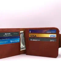 تعدادی کارت شناسایی و کارت بانکی گم شده