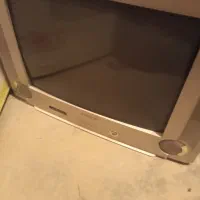 تلویزیون .لباسشویی . چندعدد وسیله دیگه