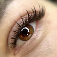 اکستنشن مژه و لیفت وآموزش