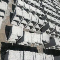بلوک سیمانی ته بسته و ته باز