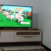 میز تیوی ام دی اف شرکتی نوو سفید و قهوه ای