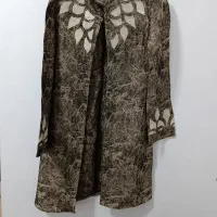 تعدادی پالتو و کاپشن و مانتو در حد نو