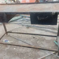 میز اهنی  با میزکار و گیره