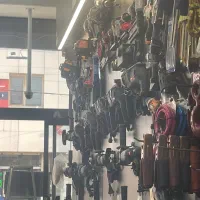 شاگرد مغازه و برق ساختمان