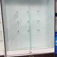 ۲ عدد ویترین فروشگاهی