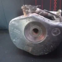 یک عدد ظرف فلزی ذخیره ماشین