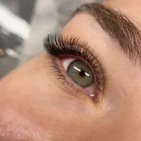 استخدام و اموزش اکستنشن مژه