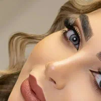 میکاپ شینیون و رنگ‌و لایت تخصصی