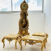 ساعت ایستاده و ۳ عدد میز