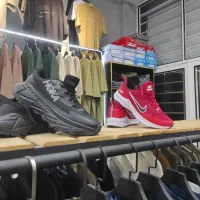 فروش کفش به خاطر جمع کردن