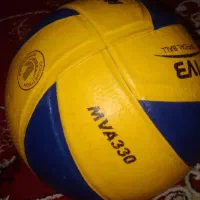 توپ والیبال