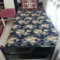 تخت یکنفره چوب