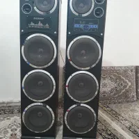 دوعددباندنودارای‌یک‌میکروفون‌‌