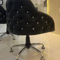 صندلی ‌،سرشور ،اینه ،کمد و دکوری‌ زنبوری ارایشگاه|آرایشگاه و سالن‌های زیبایی|یزد, |دیوار