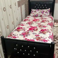 یک عدد تخت یک نفره و فویل ۴ طبقه