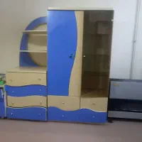 فرش کمد ودرآور  بسیار تمیز  در حد نو