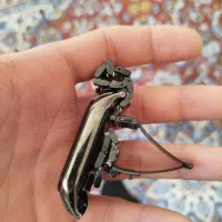 ساعت می بند پنج نو تو بازار دوسه تومنه