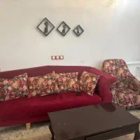 مبل راحتی با میز جلو مبلی و عسلی