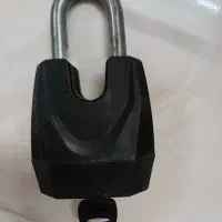 قفل سالم ۳۵۰۰۰۰تومان آهنی با روکش پلاستیک