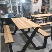 میز و نیمکت متصل و یک تکه فلزی / فضای باز