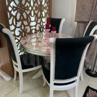 میز نهار خوری در حد نو