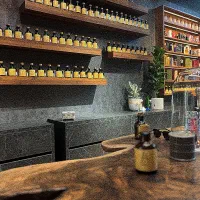 واگذاری مغازه عطر فروشی با لوازم هروی سنتر