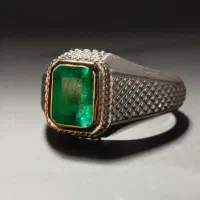 انگشتر زمرد کلمبیایی تقریبا ۳ قیراط پایه فدیوم