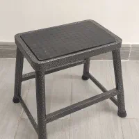 انواع چهار پایه فلزی سبک با رنگ کوره ای