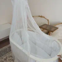 تخت کنارمادر سالم باهمه وسایل