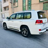 لاندکروز ۲۰۱۷ هشت سیلندر