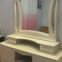 تخت خواب دو نفره با پاتختی و اینه و میز ارایش|تخت و سرویس خواب|آفتاب, |دیوار