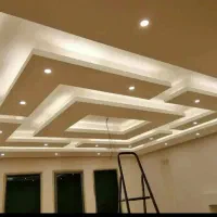 نقاشی ساختمان. بازسازی ساختمان. نصب کاغذ دیوار