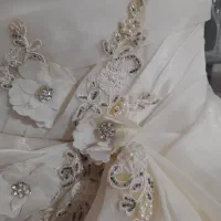 لباس عروس فروشی|لباس|هشتگرد, خور|دیوار