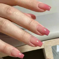 کاشت ناخن با تخفیف ویژه|خدمات آرایشگری و زیبایی|قم, شهرک امام حسین|دیوار