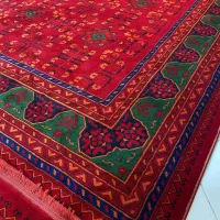 یک تخته فرش ۹ متری خوش رنگ