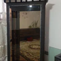 ویترین کاملا سالم 3تا شیشه هم داره
