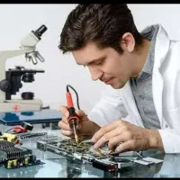 همکار تعمیر کار موبایل