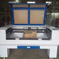 استخدام نیروی خانم جهت اپراتوری دستگاه های حکاکی