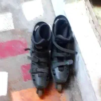 کفش اسکیت مردانه به شماره 42 تا 44 میخوره