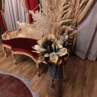 گلدان به همراه گل مصنوعی