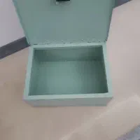 صندوقچه آهنی قدیمی قفل دار|کلکسیون اشیاء عتیقه|تهران, زرکش|دیوار