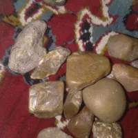 تعدادی سنگ قیمتی