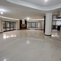 ۳۳۰متر مشتاق اول/فول مشاعات/ساختمان برند